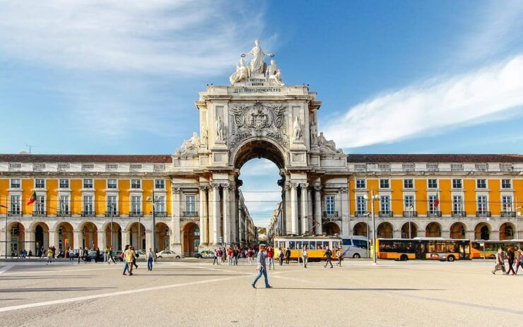 Porto: Trip to Lisbon With Stops in Aveiro-Nazaré-Óbidos - Good To Know