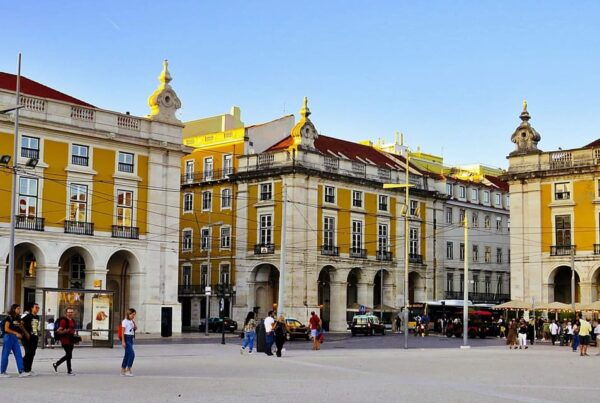 Porto: Trip to Lisbon With Stops in Aveiro-Nazaré-Óbidos - Frequently Asked Questions