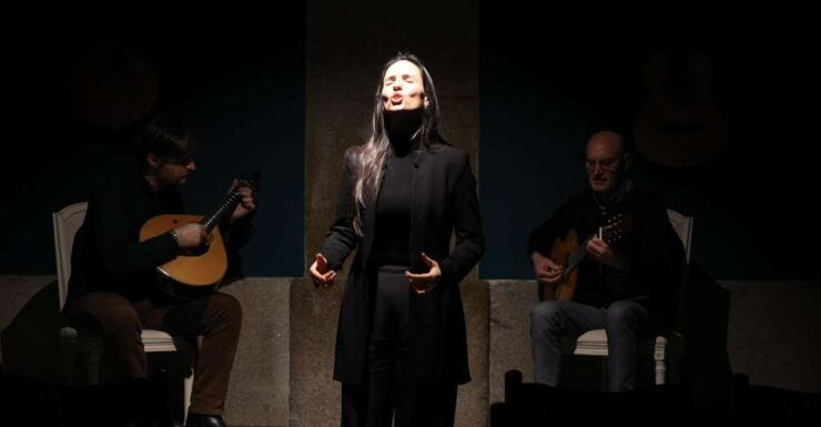 Porto: Unique Fado Show at São Bento Railway Station - Experience Soulful Fado Music Immersion