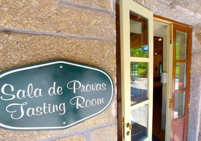 Porto: Wine Tastings (Green Wine) & Lunch & Porto Old Tour - Frequently Asked Questions