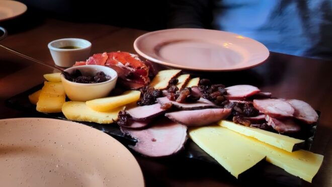 Porto: Wine Tour & One Hour Fado Show | All Included - Experience