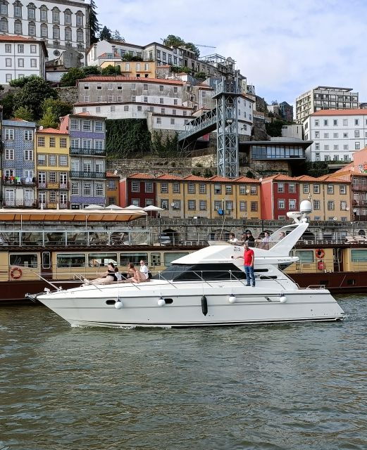Porto:Douro River 6 Bridges Tour Amazing Yatch With Cocktail - Scenic Porto and V.N.Gaia Tour