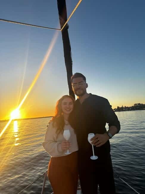 Porto:Magical shared Sunset Ocean,with drinks&snacks(orDay) - Good To Know