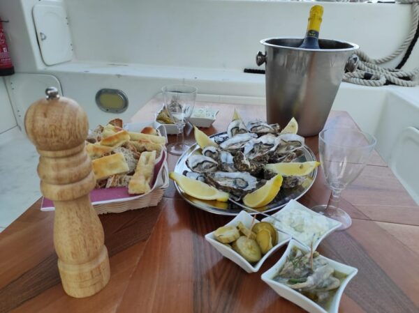 Portovenere: Aperitif on a Boat at Sunset - Booking and Cancellation Policy