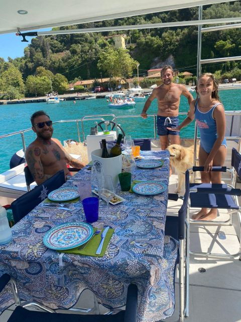 Portovenere: Islands Private Boat Trip With Meal - Experience Description