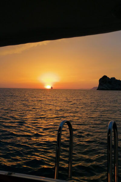 Portovenere: Islands Sunset Boat Trip With Dinner on Board - Frequently Asked Questions