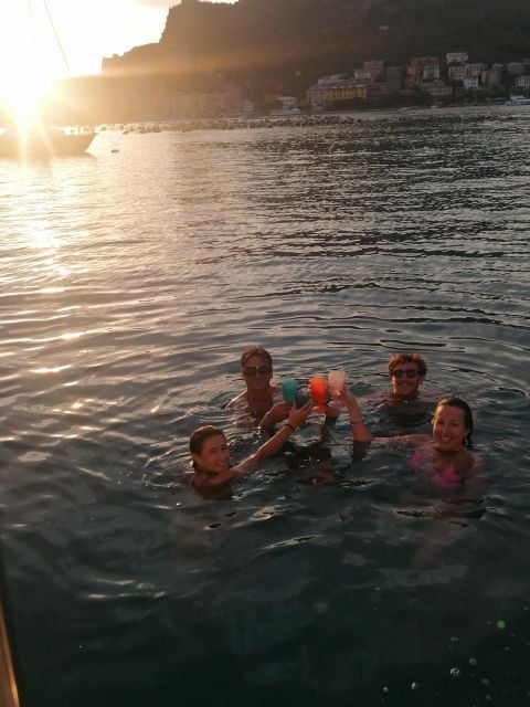 Portovenere: Islands Sunset Boat Trip With Dinner - Inclusions