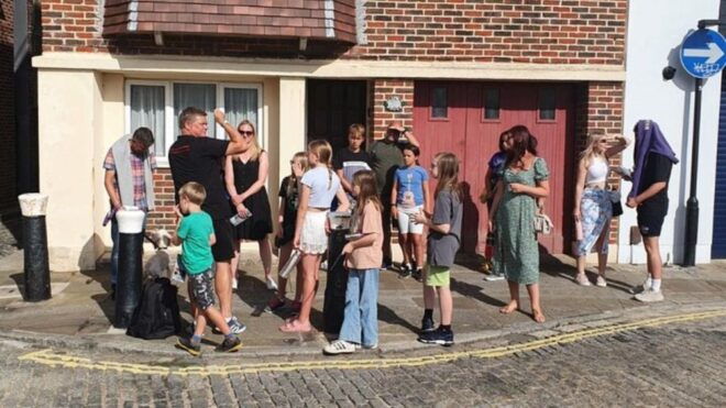 Portsmouth: Old Portsmouth Historical Walking Tour - Uncovering Old Portsmouths Dark Secrets