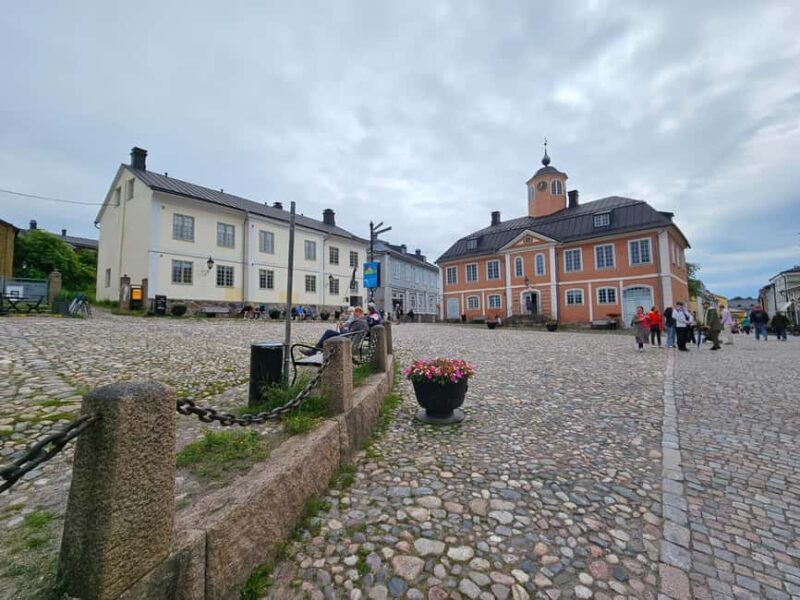Porvoo Old Town&Riverside Heritage Guided Tour from Helsinki - What Makes the Guides Special?