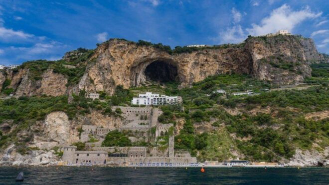 Positano: Amalfi Coast Group Guided Boat Tour With Prosecco - Inclusions