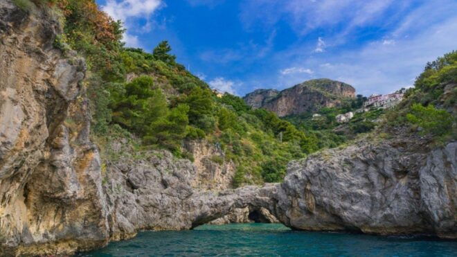 Positano: Amalfi Coast Group Guided Boat Tour With Prosecco - Important Information