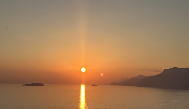 Positano: Amalfi Coast Sunset Group Boat Tour With Prosecco - Booking and Cancellation Policy