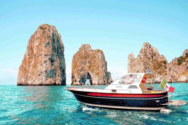 Positano: Capri and Blue Grotto Shared Boat Tour With Drinks - Customer Feedback and Ratings