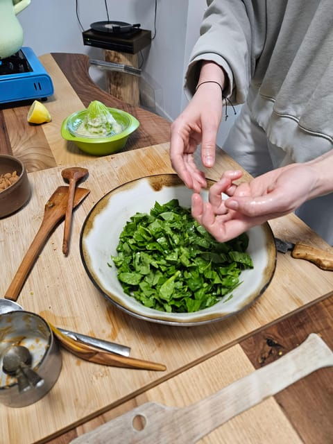 Postojna: One Table Meatless Cooking Experience - Meatless Feast Preparation