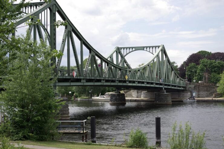 Potsdam: 5-Hour Tour of Parks & Palaces From Berlin by VW Bus - Key Points
