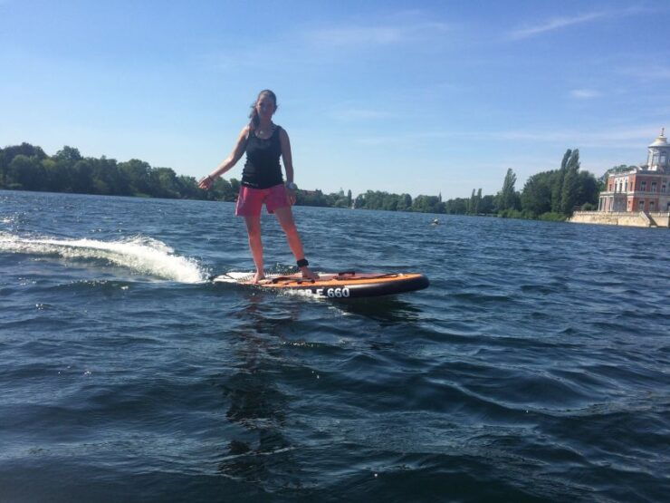 Potsdam: E-Surfboard Rental - 30-Minute E-Surfboard Rental Experience