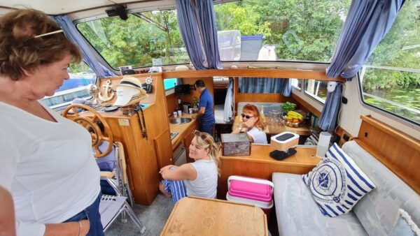 Potsdam: Private Harbor and Castle Sightseeing Cruise - The Sum Up