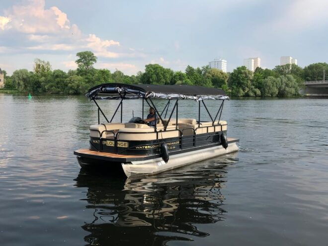 Potsdam: Rent a License-Free Boat for up to 12 PAX - Booking Details and Flexibility