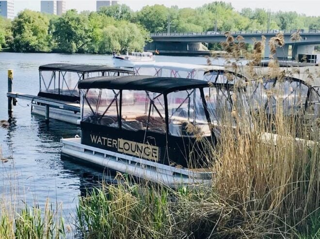 Potsdam: Rent a License-Free Boat for up to 14 PAX - Boat Features