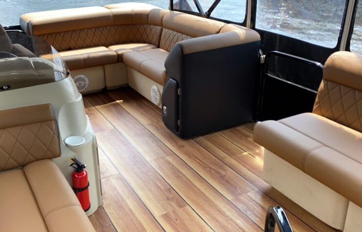 Potsdam: Rent a License-Free Boat for up to 8 PAX - Features of the Pontoon Boat