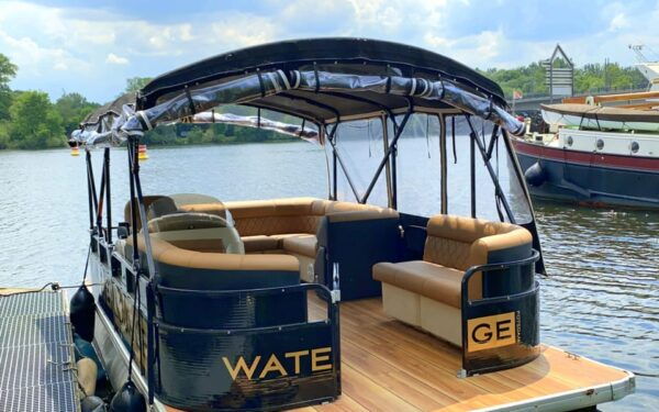Potsdam: Rent a License-Free Boat for up to 8 PAX - Exploring Potsdams Sights