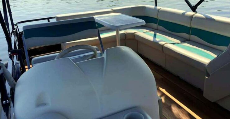 Potsdam: Rent a License-Free Boat for up to 8 PAX - Features of the Pontoon Boat