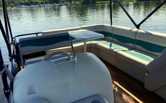 Potsdam: Rent a License-Free Boat for up to 8 PAX - Easy Steering for Everyone