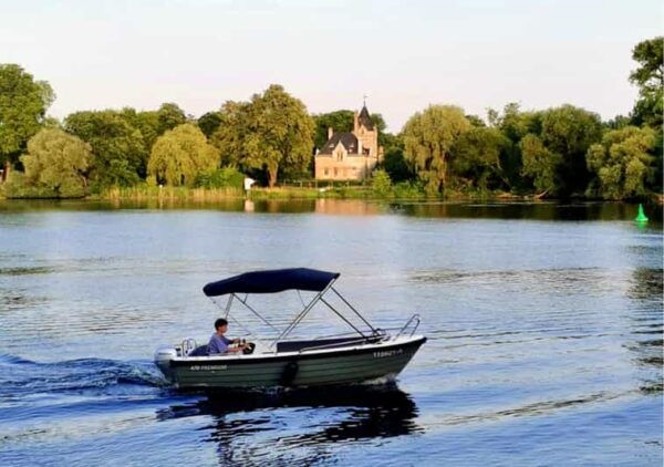 Potsdam: Rent a License-Free Motorboat for 4 PAX - Location and Accessibility