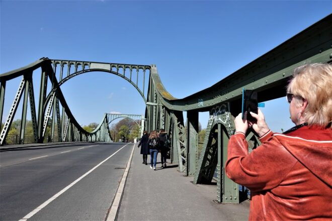 Potsdam: Sanssouci Palace Guided Tour From Berlin - Meeting Point and Important Information