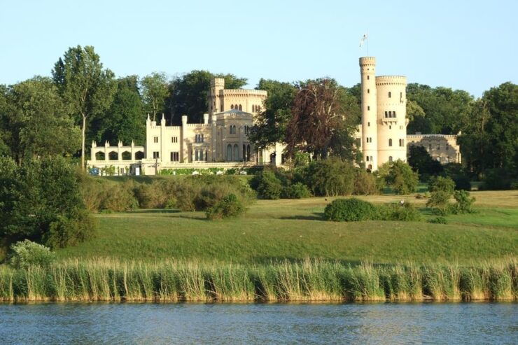 Potsdam: Yacht Cruise - Lakes of Berlin - Castles & Nature - Key Points