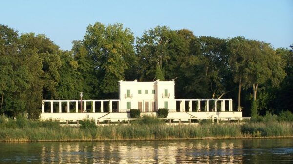 Potsdam: Yacht Cruise - Lakes of Berlin - Castles & Nature - Pricing Information
