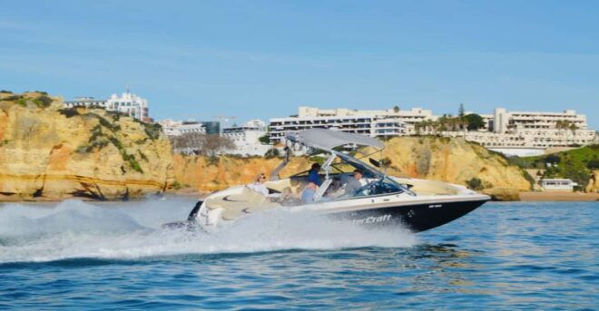 Power and Luxury on a Mastercraft X80 - Immersive Sound Experience