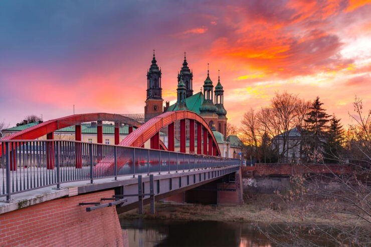 Poznan: Insta-Perfect Walk With a Local - Cancellation and Booking Policy