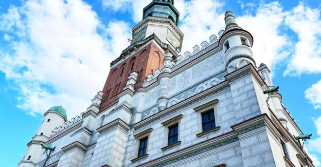 Poznan: Insta-Perfect Walk With a Local - Tour Itinerary Adaptability