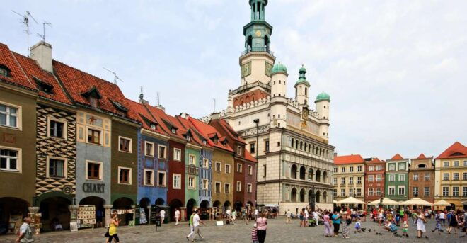 Poznan Old Town and Citadel Park Private Walking Tour - Visiting Key Sites in Old Town