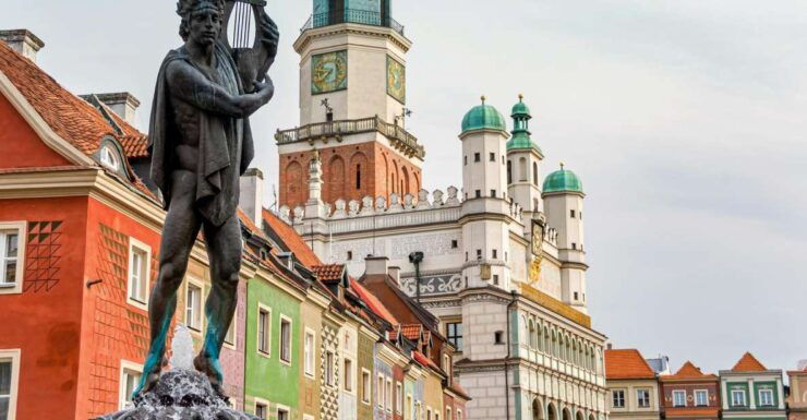 Poznan: Private Exclusive History Tour With a Local Expert - Tour Duration and Guide Availability