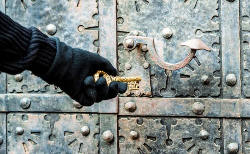 Poznan: Spy-Themed Walk & Game with Host - Who Is This Tour Best For?