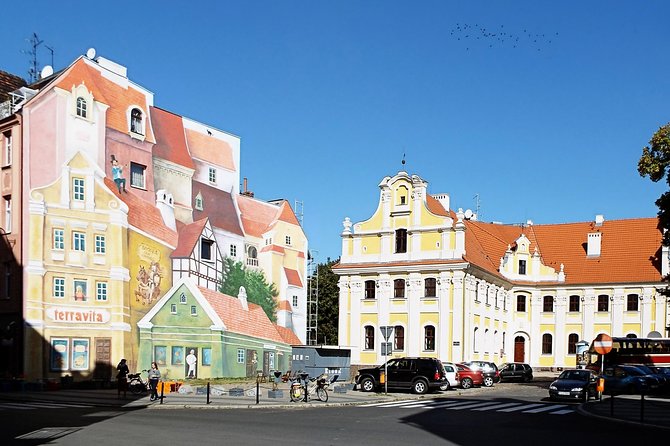 Poznan: Srodka District and Cathedral Island Private Walking Tour - Tour Pricing and Group Size