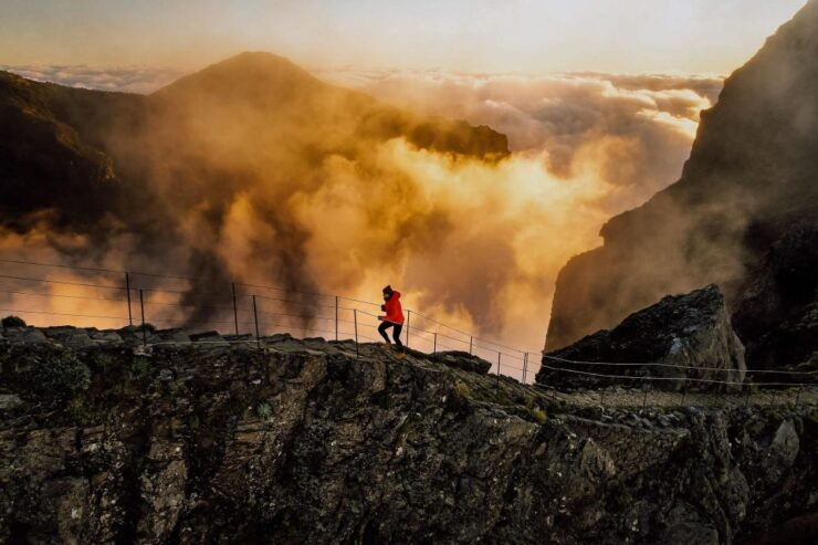 PR1 Pico Arieiro - Pico Ruivo Transfer for Sunrise Hikes - Activity Details