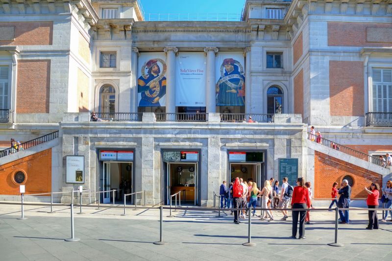 Prado Museum Guided Tour with Fast Access - Fast access and the meeting point