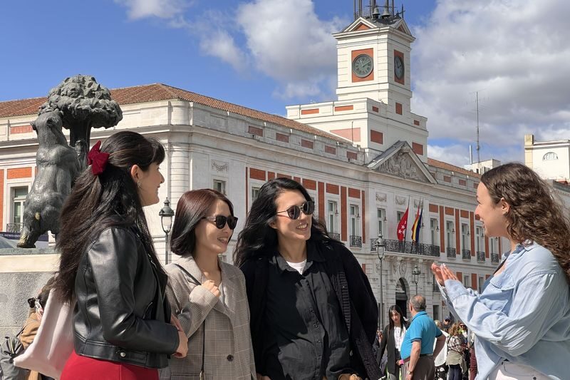 Prado Museum, Royal Palace & Madrid Walking Tour - Start at Puerta de Alcalá, then walk toward the Prado