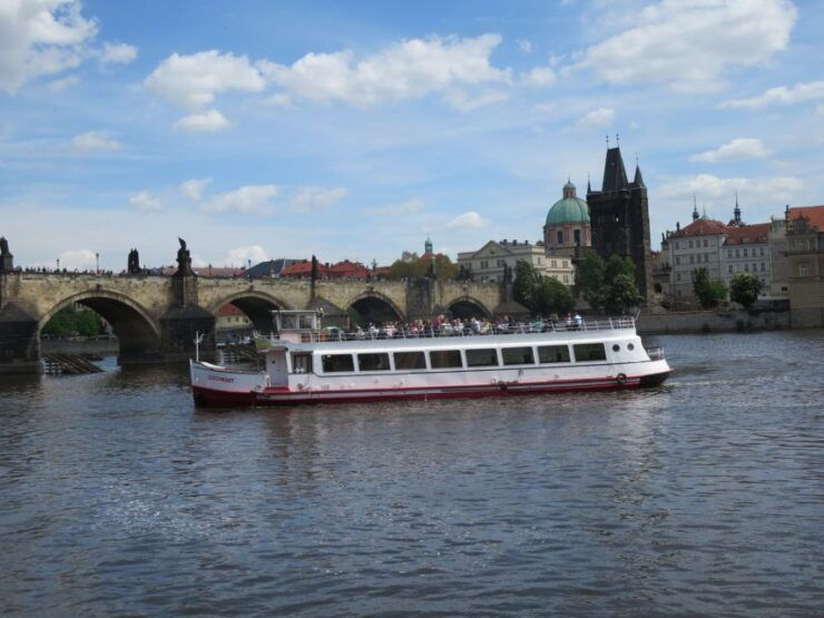 Prague: 1-Hour Vltava River Cruise - Activity Details