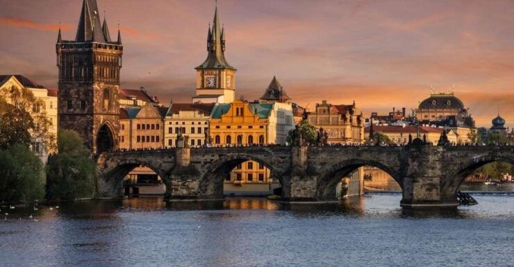 Prague: 2-Hour Dinner Cruise With Transfers - Activity Details