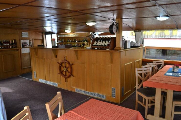 Prague: 2-Hour Dinner Cruise With Transfers - Experience Highlights