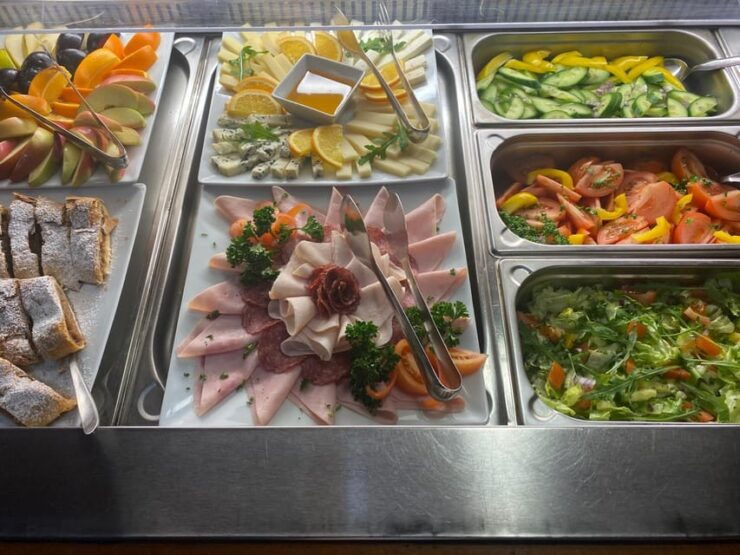 Prague: 2-Hour Historic Boat Cruise With Delicious Lunch - Pricing Information