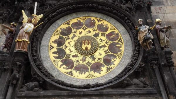 Prague: 2-Hour Walking Tour and Boat Cruise With Lunch - Important Notes