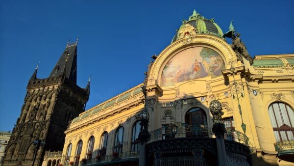 Prague: 2-Hour Walking Tour and Boat Cruise With Lunch - Explore Pragues Rich History