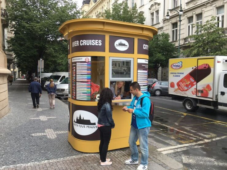 Prague: 3-hour Bus, Foot and Boat Tour - Tour Highlights