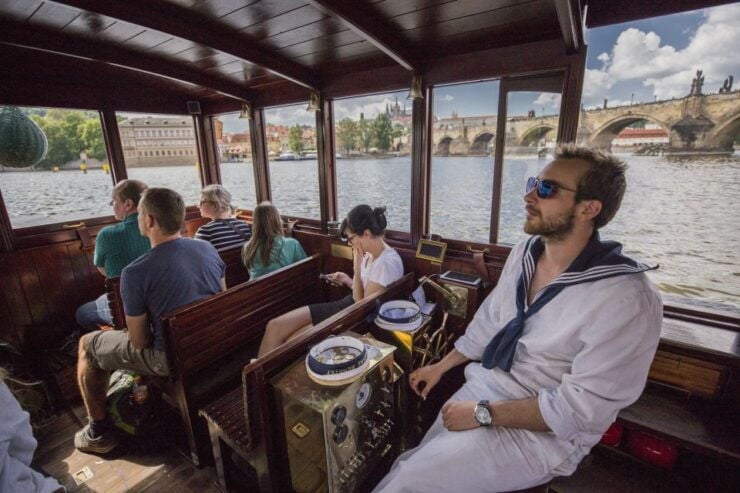 Prague: 3–Hour Castle Grounds Walking Tour and River Cruise - Tour Highlights