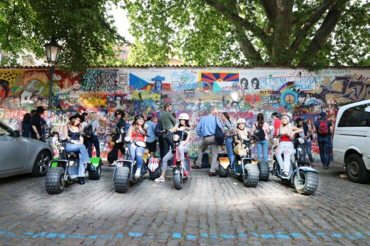 Prague: 3-Hour Grand E-Scooter Guided Tour - Tour Highlights
